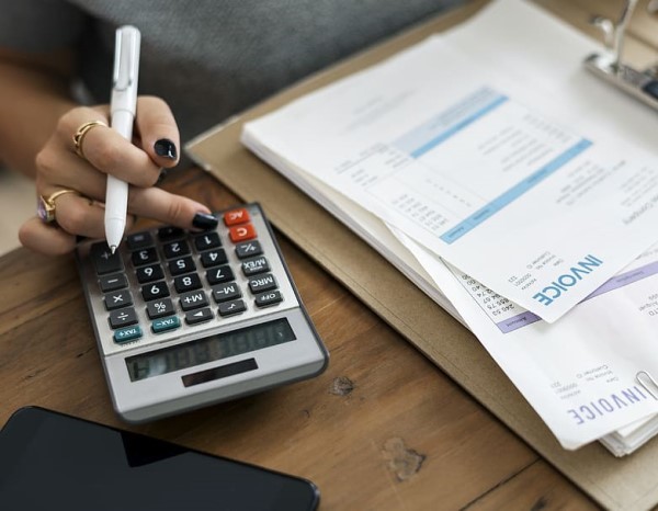calculator-desk-finance-financial-CMS